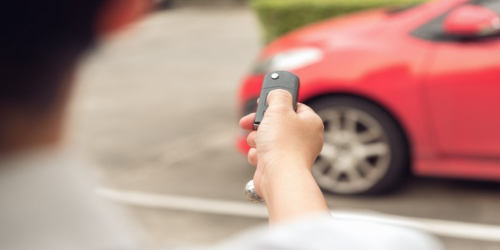 Consumidor será indenizado por fabricante e concessionária por problema em carro 0 km