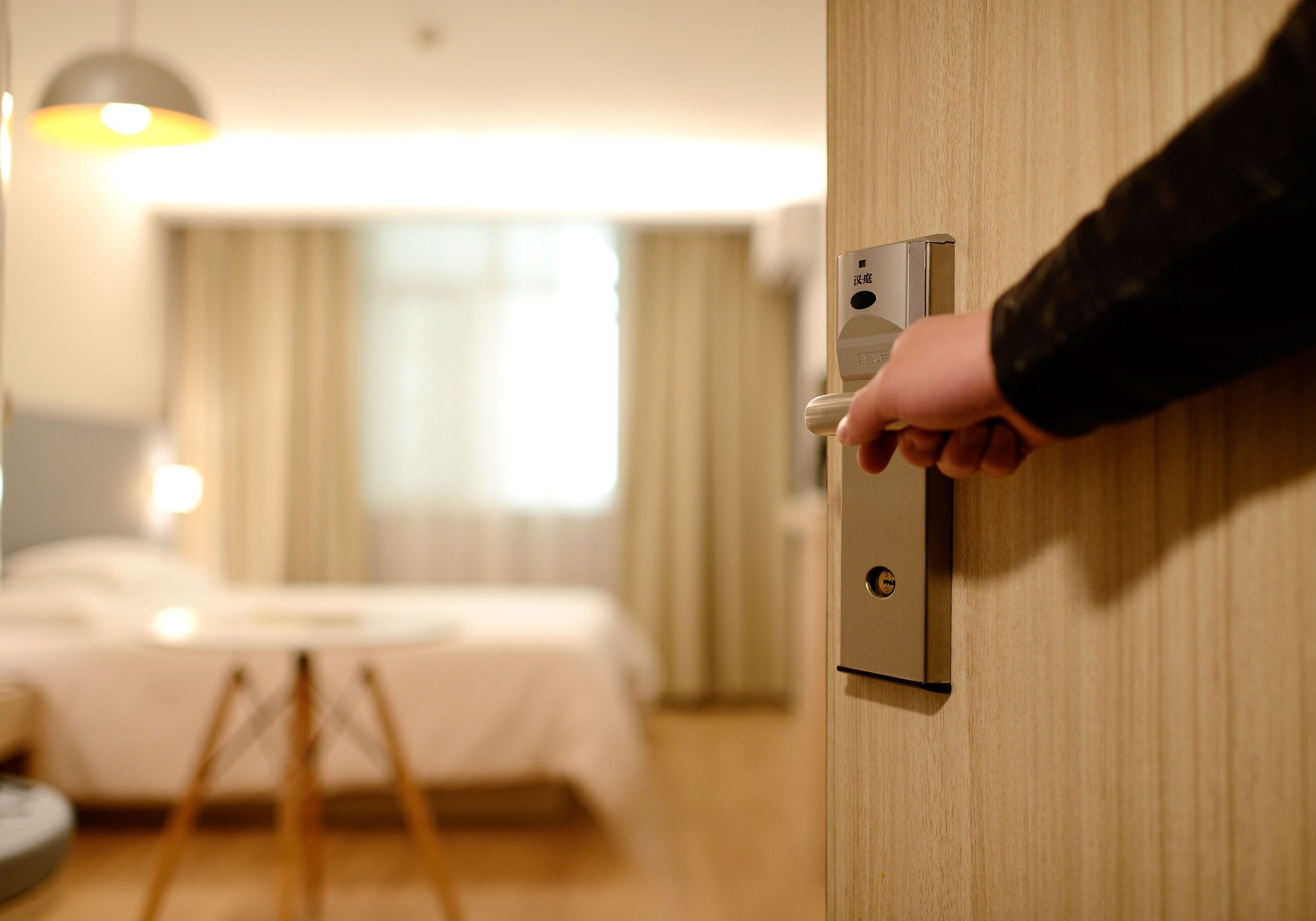 Hóspede é indenizado por TAM e hotel por más condições de higiene